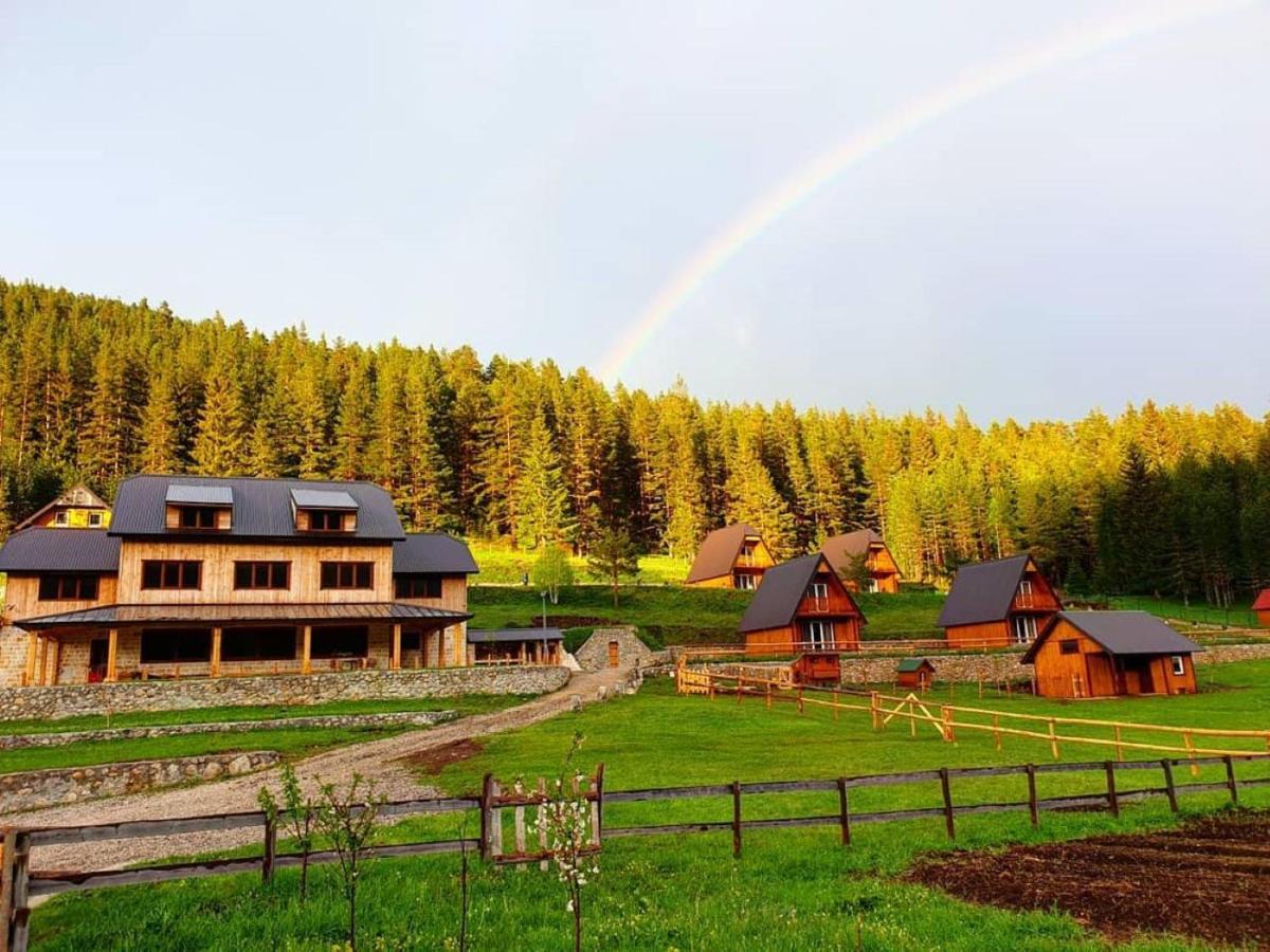 Hotel Etno Selo Zminica à Žabljak Extérieur photo