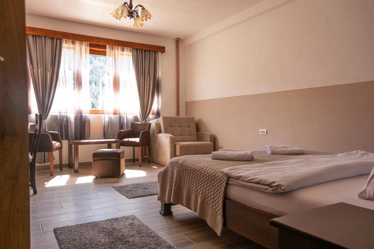 Hotel Etno Selo Zminica à Žabljak Extérieur photo