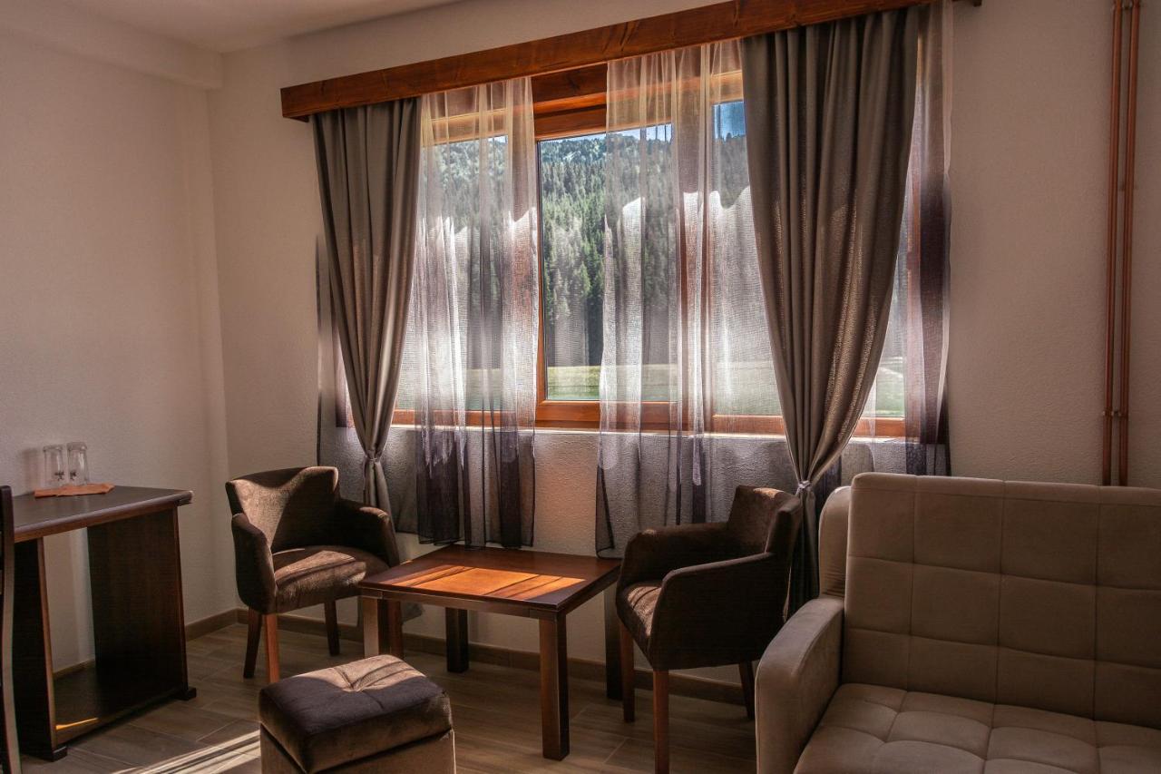 Hotel Etno Selo Zminica à Žabljak Extérieur photo