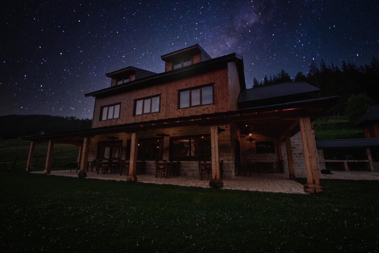 Hotel Etno Selo Zminica à Žabljak Extérieur photo