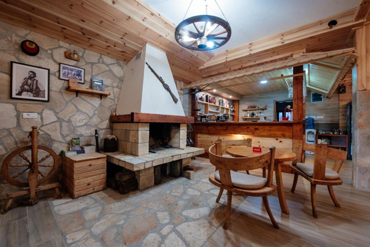 Hotel Etno Selo Zminica à Žabljak Extérieur photo