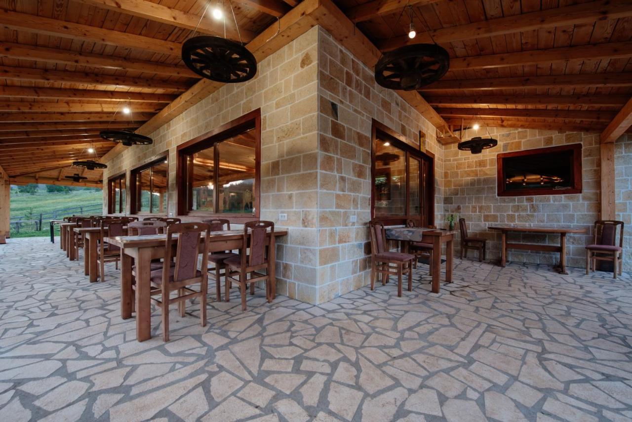 Hotel Etno Selo Zminica à Žabljak Extérieur photo