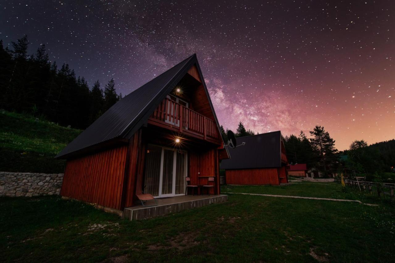 Hotel Etno Selo Zminica à Žabljak Extérieur photo