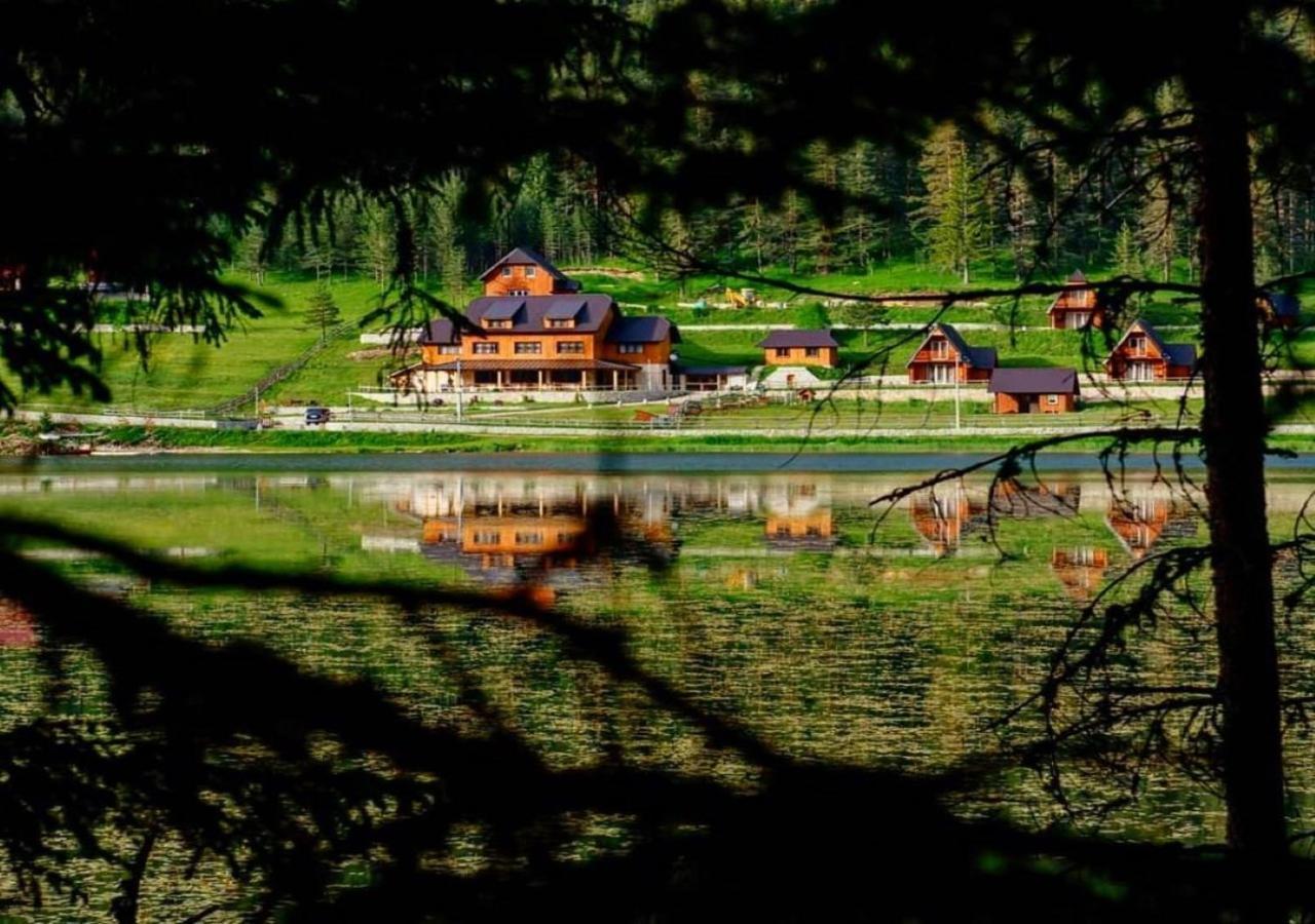 Hotel Etno Selo Zminica à Žabljak Extérieur photo
